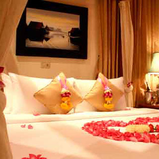 Jasmine Honeymoon Suite
